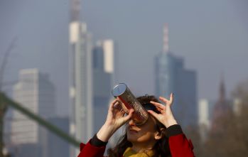 Eclipse solar es visible en parte del hemisferio norte