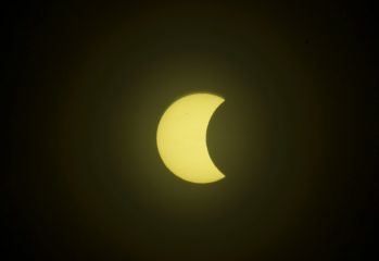 Eclipse solar es visible en parte del hemisferio norte