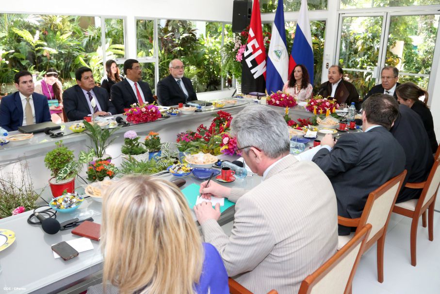Presidente Daniel y Compañera Rosario sostienen encuentro con Canciller de la Federación de Rusia