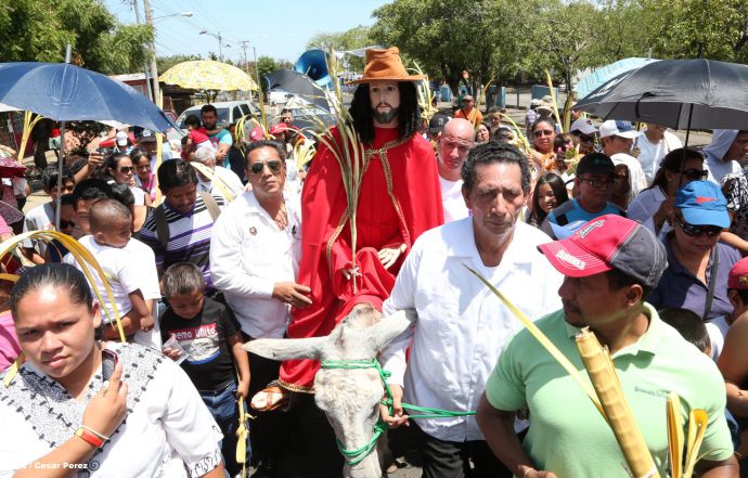 Cardenal Brenes preside peregrinación en honor a Jesús del Triunfo y misa de Domingo de Ramos 