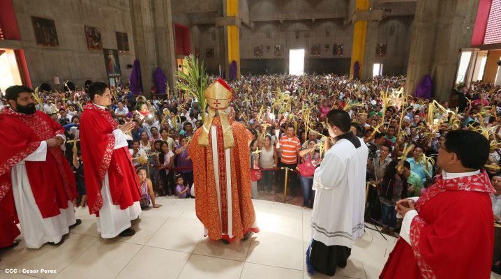 Cardenal Brenes preside peregrinación en honor a Jesús del Triunfo y misa de Domingo de Ramos 