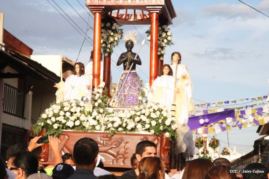 León celebra tradicional procesión en honor a San Benito de Palermo