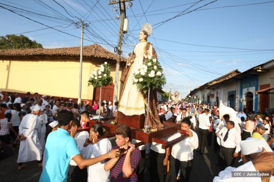 León celebra tradicional procesión en honor a San Benito de Palermo
