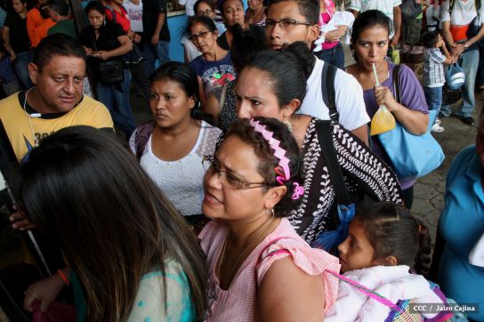 Terminales de buses abarrotadas en Miércoles Santos