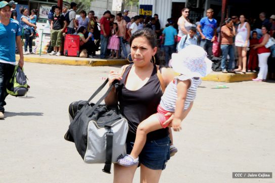 Terminales de buses abarrotadas en Miércoles Santos