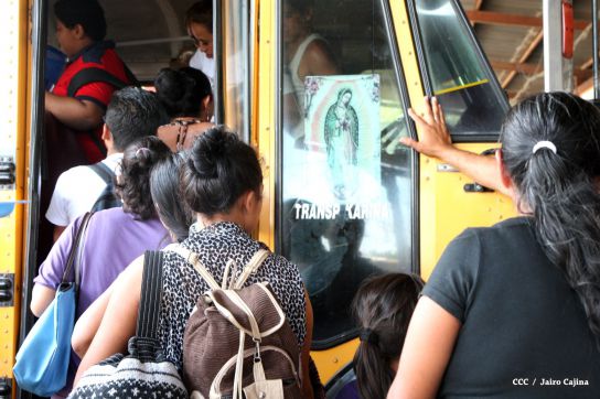 Terminales de buses abarrotadas en Miércoles Santos