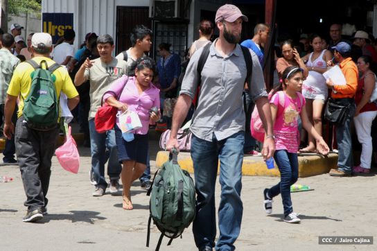 Terminales de buses abarrotadas en Miércoles Santos