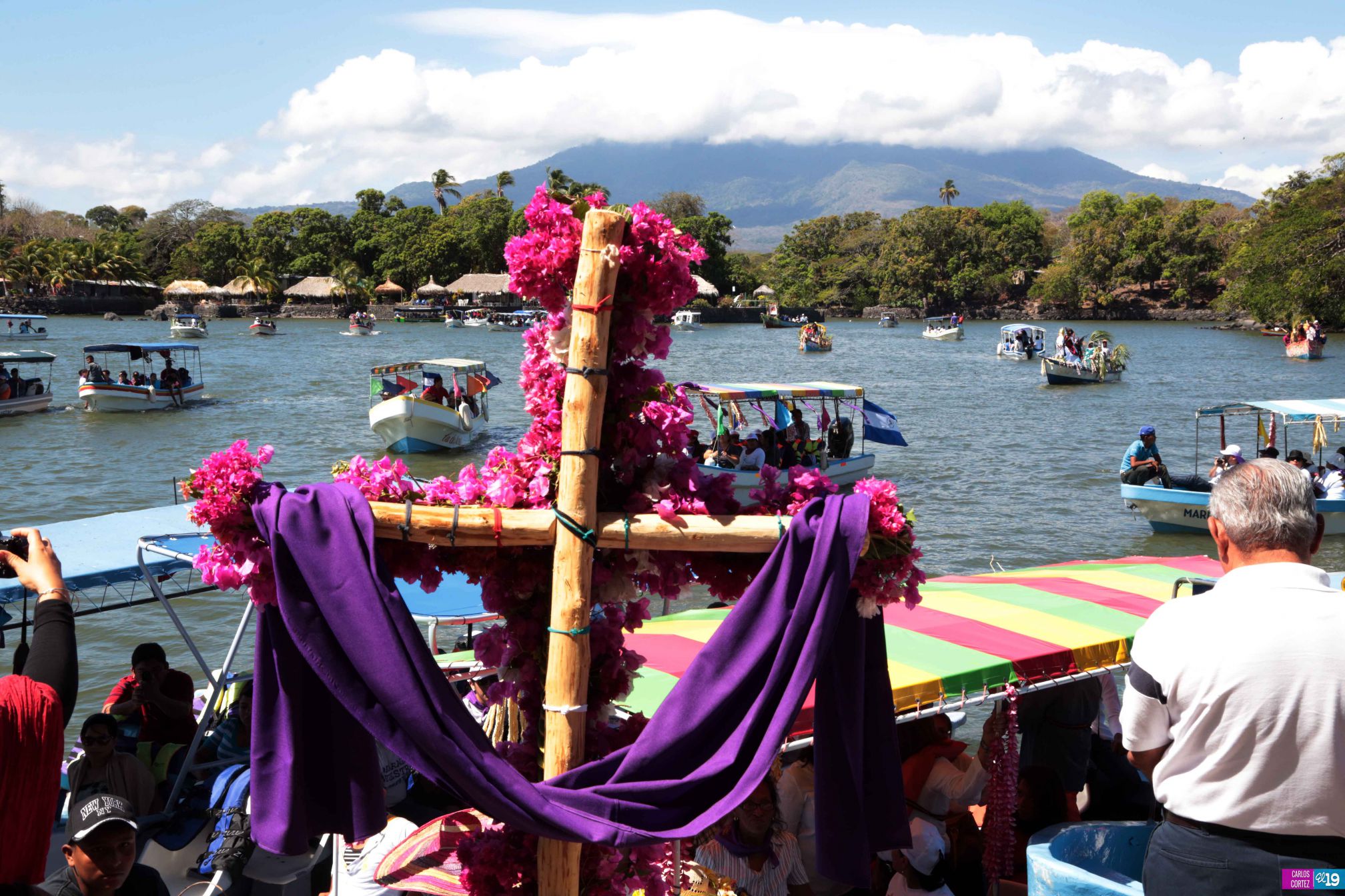 Granada vuelve a vivir Vía Crucis Acuático
