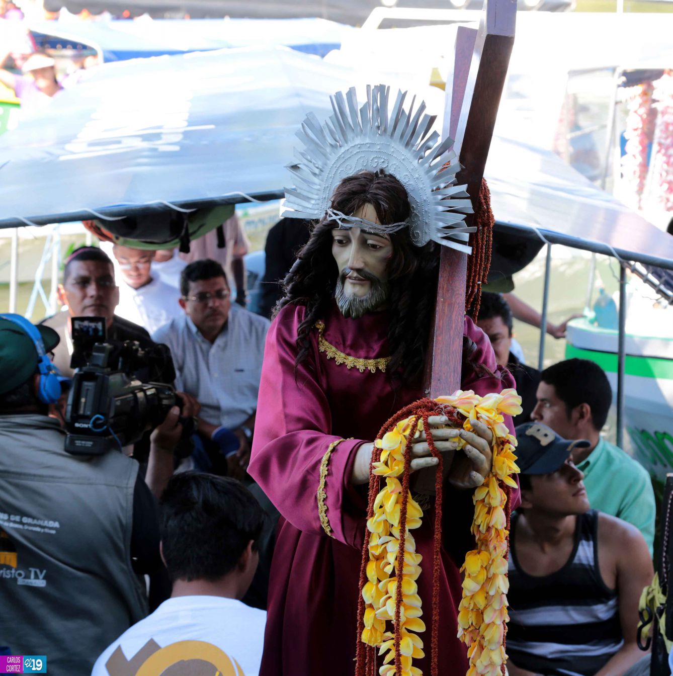 Granada vuelve a vivir Vía Crucis Acuático