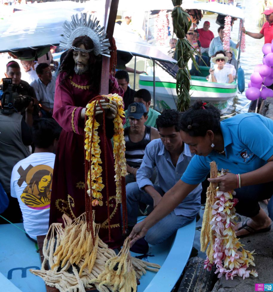 Granada vuelve a vivir Vía Crucis Acuático
