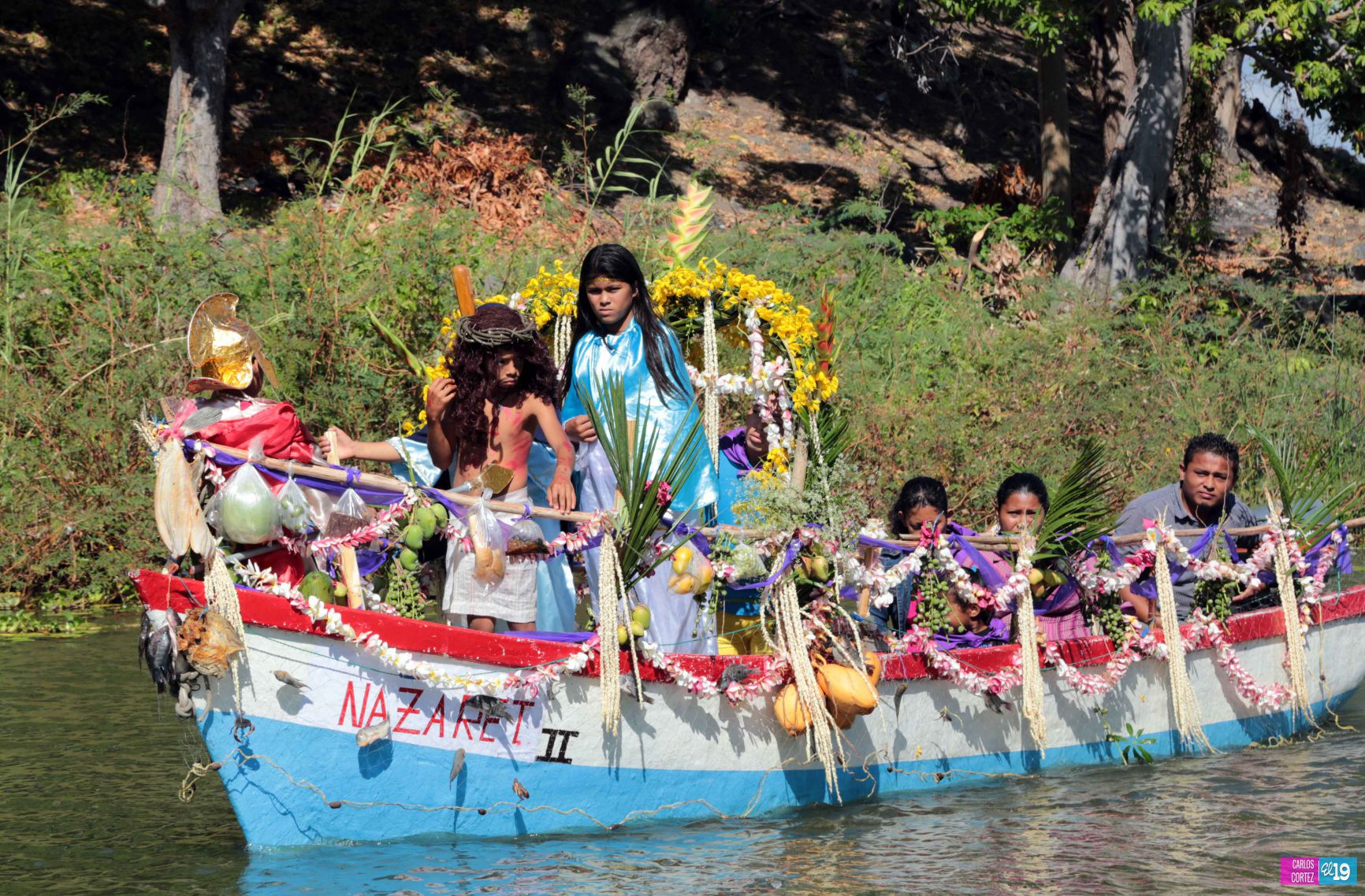 Granada vuelve a vivir Vía Crucis Acuático
