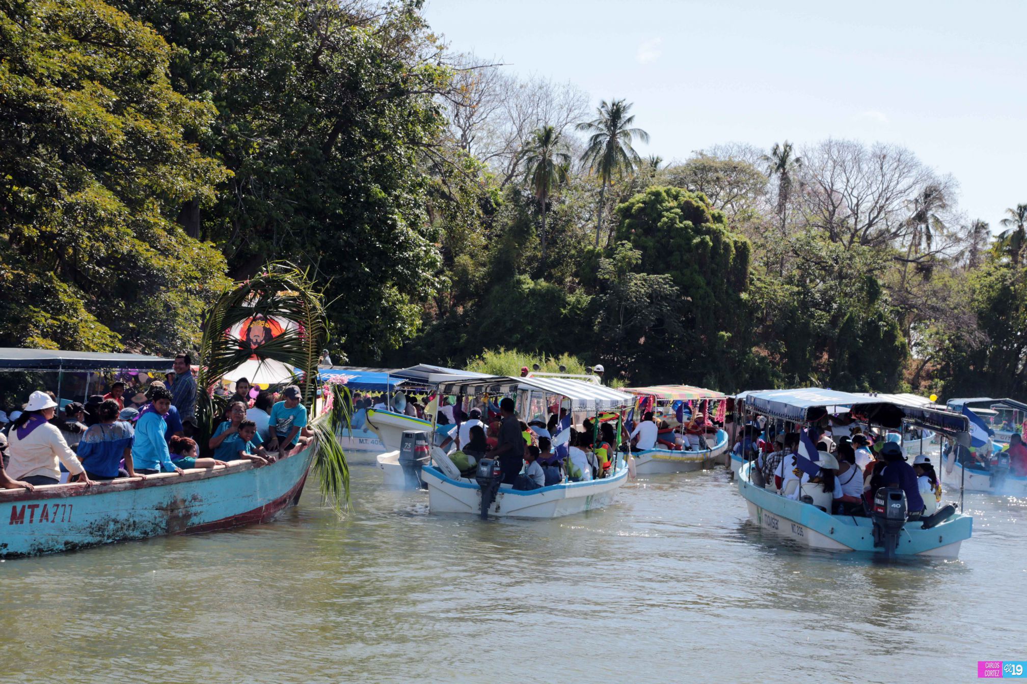 Granada vuelve a vivir Vía Crucis Acuático