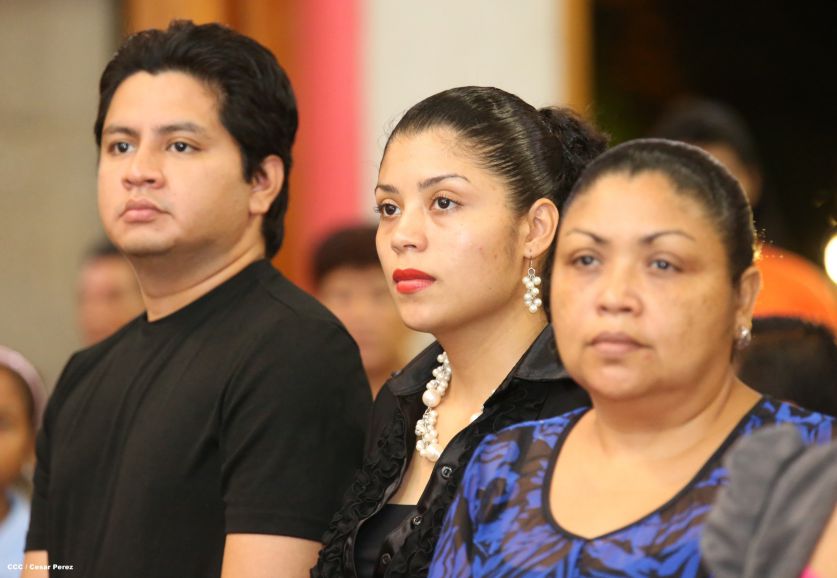 Cardenal Brenes celebra junto a feligreses de Managua la Misa de la Cena del Señor