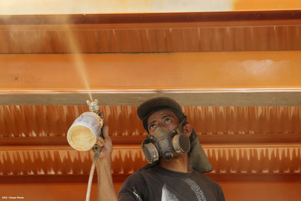 Avanza en Managua construcción de modernas paradas de buses