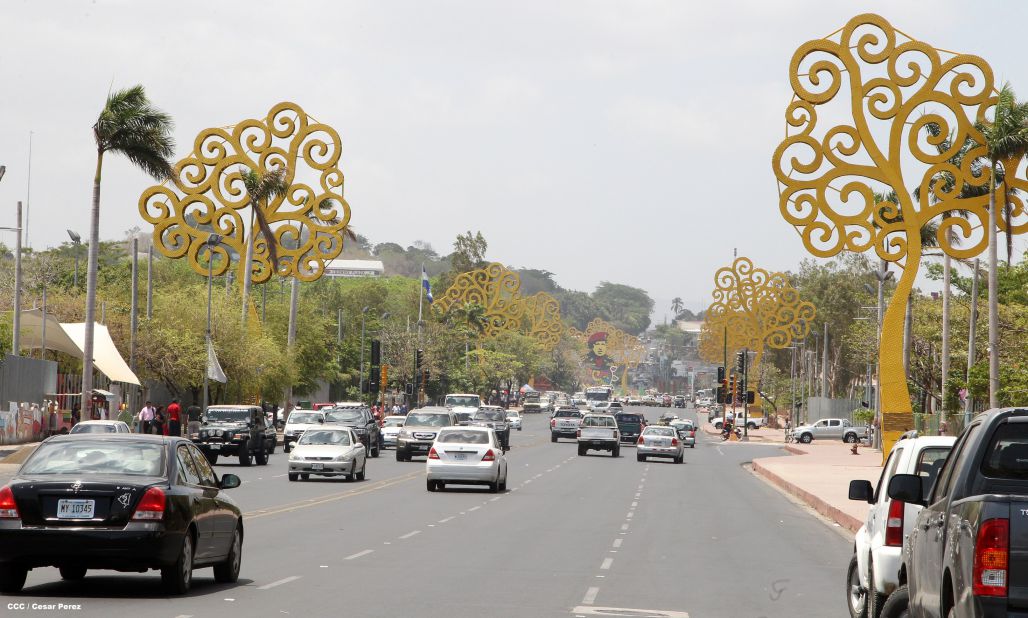 Avanza en Managua construcción de modernas paradas de buses