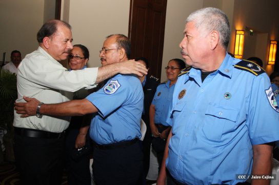 Daniel y Rosario reciben Plan de Fortalecimiento de la Seguridad Ciudadana