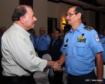 Daniel y Rosario reciben Plan de Fortalecimiento de la Seguridad Ciudadana