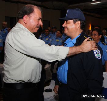 Daniel y Rosario reciben Plan de Fortalecimiento de la Seguridad Ciudadana