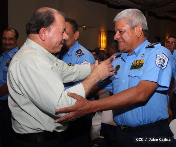 Daniel y Rosario reciben Plan de Fortalecimiento de la Seguridad Ciudadana