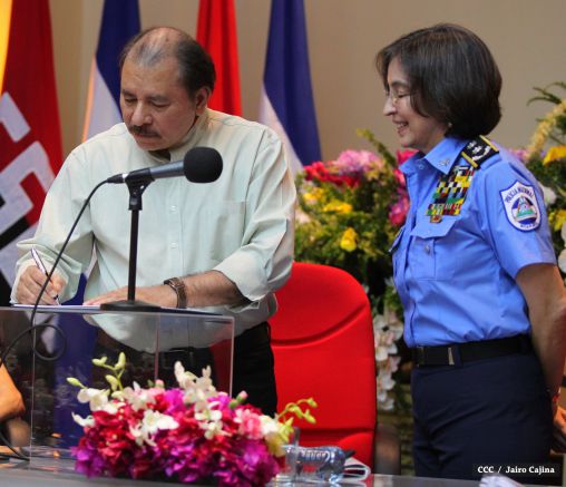 Daniel y Rosario reciben Plan de Fortalecimiento de la Seguridad Ciudadana