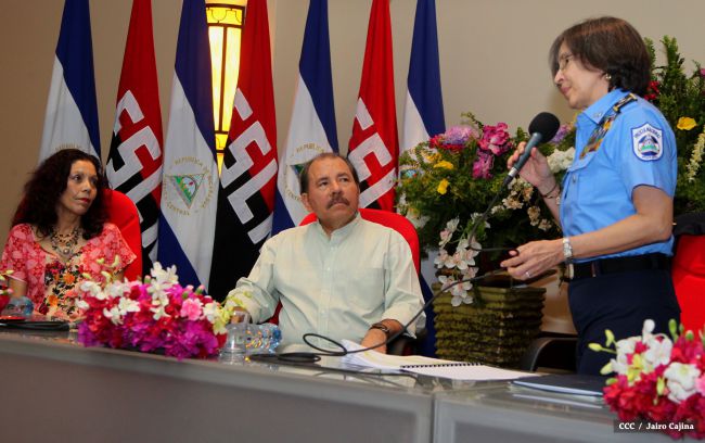 Daniel y Rosario reciben Plan de Fortalecimiento de la Seguridad Ciudadana