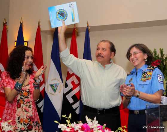 Daniel y Rosario reciben Plan de Fortalecimiento de la Seguridad Ciudadana