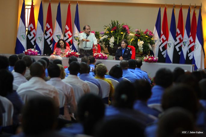 Daniel y Rosario reciben Plan de Fortalecimiento de la Seguridad Ciudadana