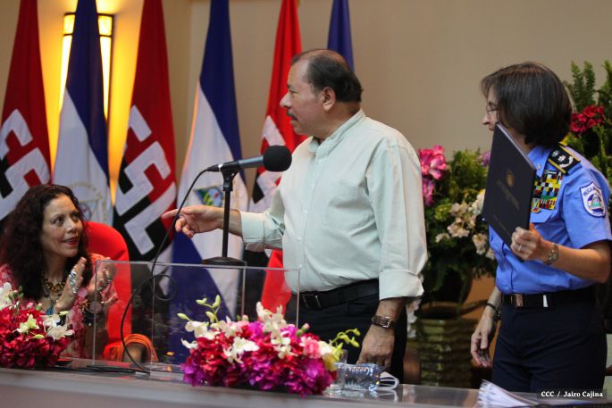 Daniel y Rosario reciben Plan de Fortalecimiento de la Seguridad Ciudadana