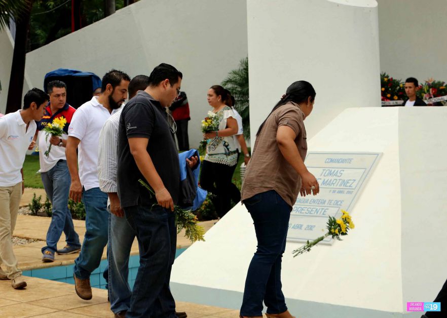 Una Flor para Tomás (30 Abril 2015)