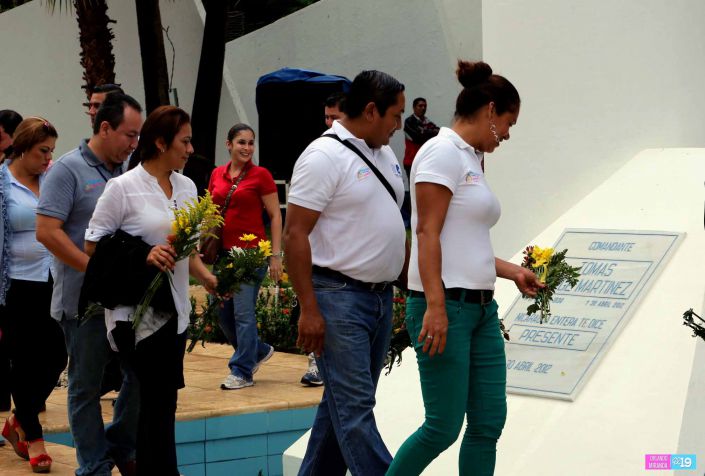 Una Flor para Tomás (30 Abril 2015)