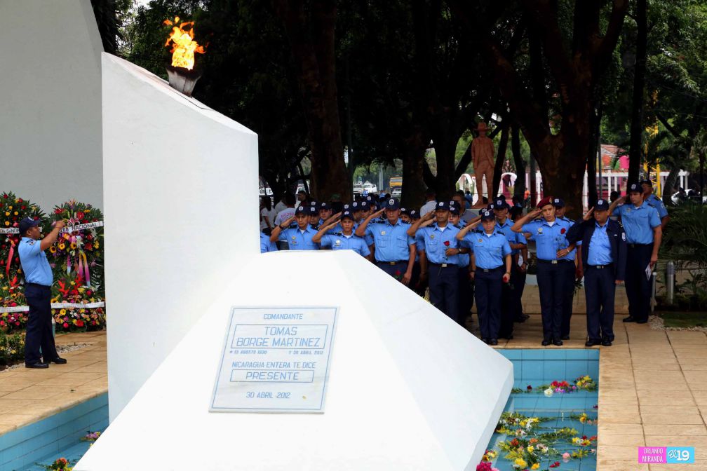 Una Flor para Tomás (30 Abril 2015)