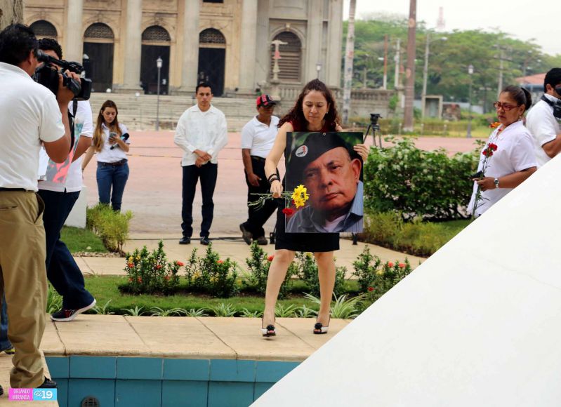 Una Flor para Tomás (30 Abril 2015)