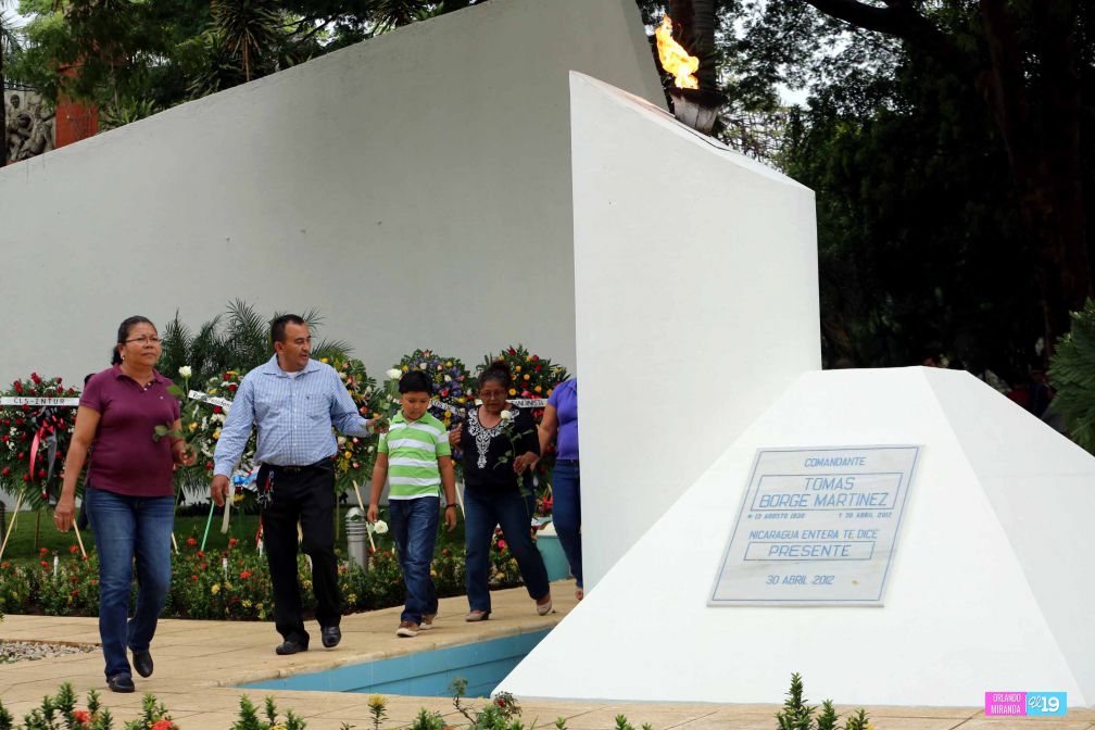 Una Flor para Tomás (30 Abril 2015)