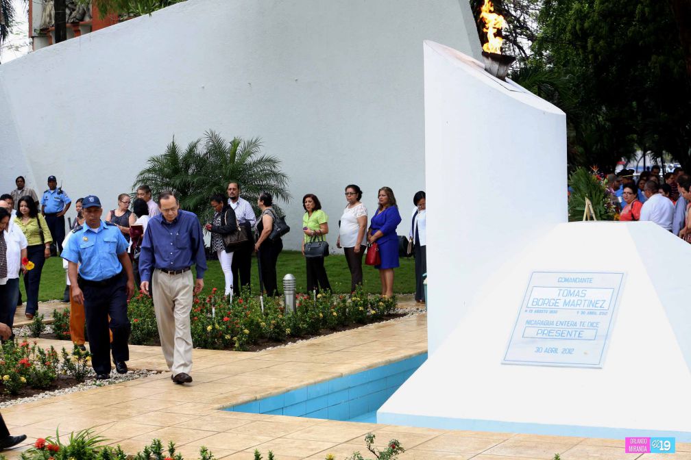 Una Flor para Tomás (30 Abril 2015)