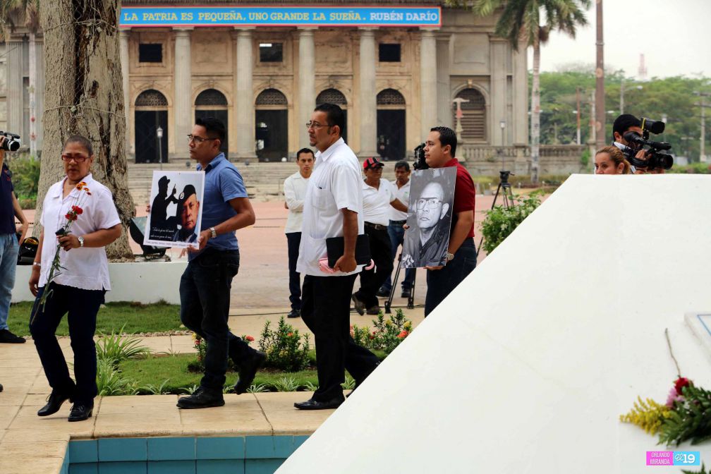 Una Flor para Tomás (30 Abril 2015)