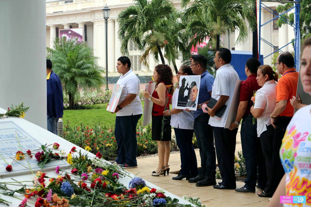 Una Flor para Tomás (30 Abril 2015)