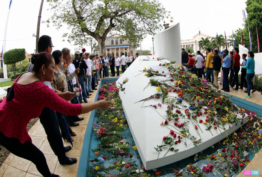 Una Flor para Tomás (30 Abril 2015)