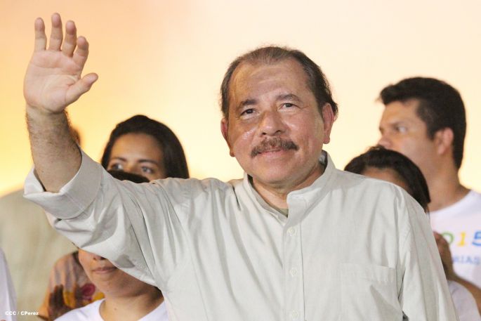 Daniel y Rosario rinden homenaje al Comandante Tomás Borge Martínez