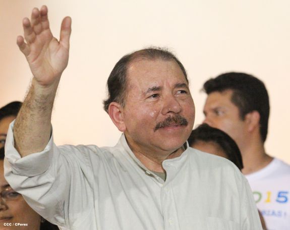 Daniel y Rosario rinden homenaje al Comandante Tomás Borge Martínez