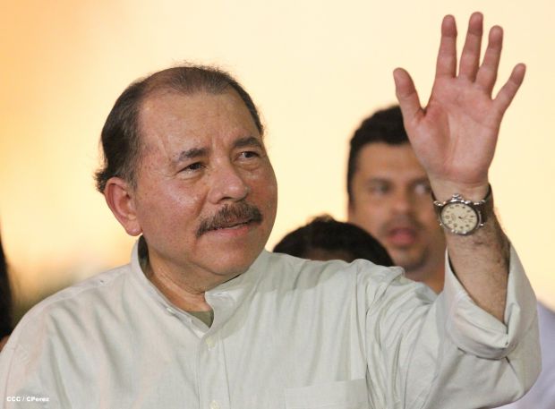 Daniel y Rosario rinden homenaje al Comandante Tomás Borge Martínez