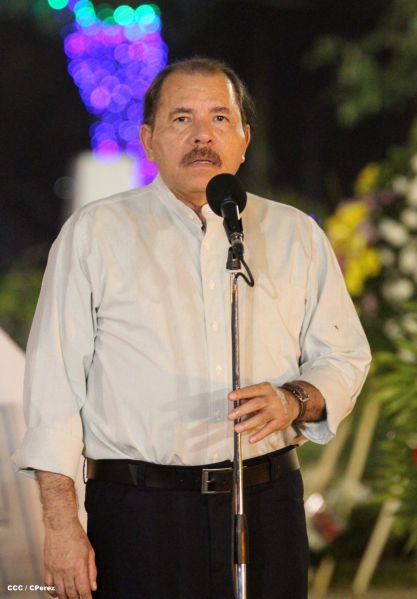 Daniel y Rosario rinden homenaje al Comandante Tomás Borge Martínez