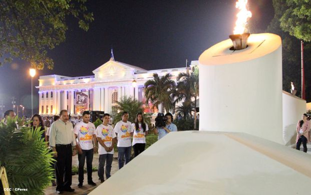 Daniel y Rosario rinden homenaje al Comandante Tomás Borge Martínez