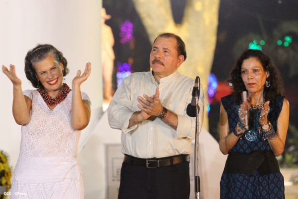 Daniel y Rosario rinden homenaje al Comandante Tomás Borge Martínez