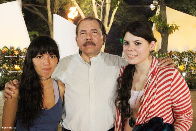 Daniel y Rosario rinden homenaje al Comandante Tomás Borge Martínez