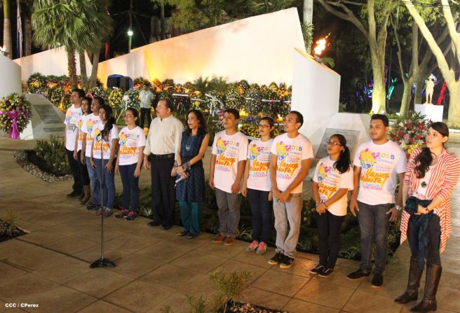 Daniel y Rosario rinden homenaje al Comandante Tomás Borge Martínez