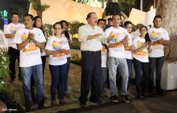 Daniel y Rosario rinden homenaje al Comandante Tomás Borge Martínez