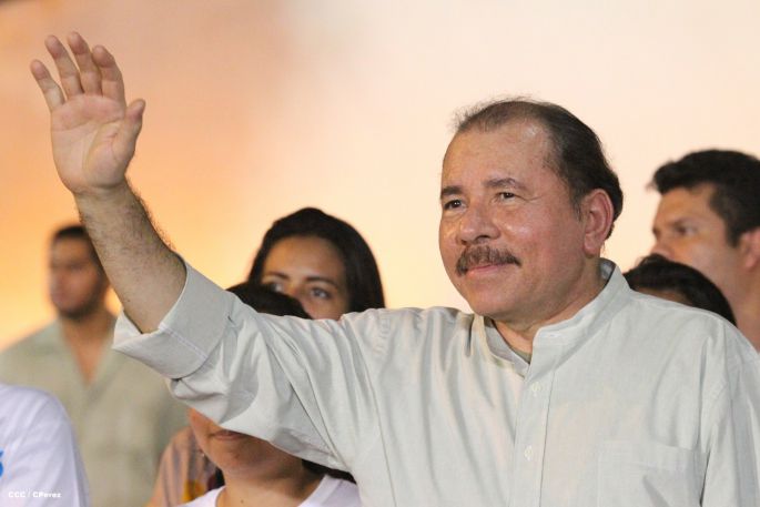 Daniel y Rosario rinden homenaje al Comandante Tomás Borge Martínez