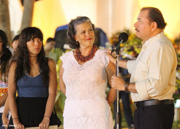 Daniel y Rosario rinden homenaje al Comandante Tomás Borge Martínez