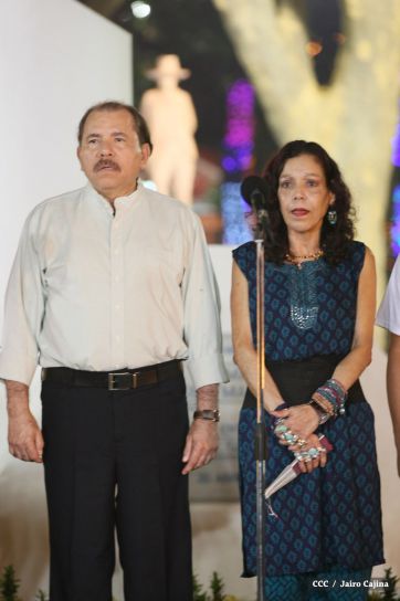 Daniel y Rosario rinden homenaje al Comandante Tomás Borge Martínez