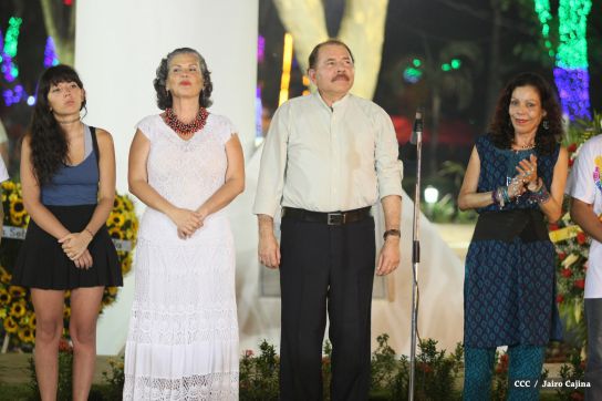 Daniel y Rosario rinden homenaje al Comandante Tomás Borge Martínez